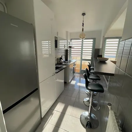 Apartment - 50m2 Au Calme, A Pieds *